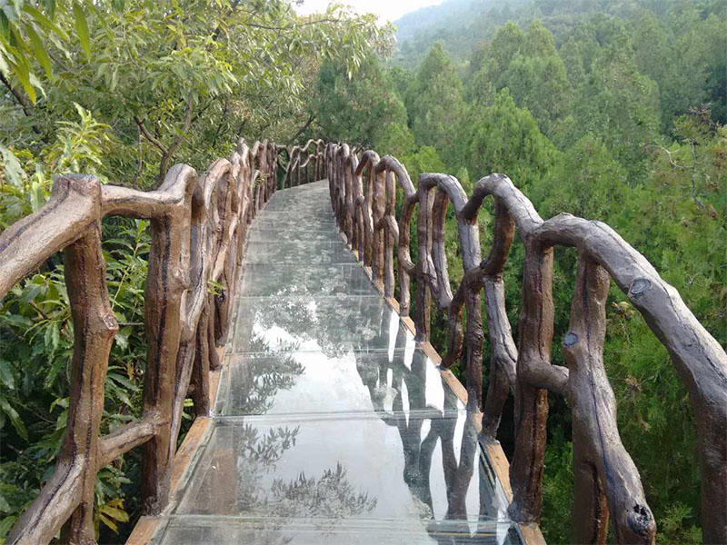 山東棗莊玻璃棧道